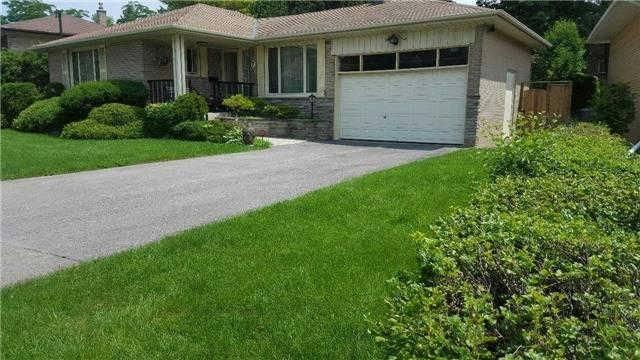 7 Foxwarren Dr, House detached with 3 bedrooms, 3 bathrooms and 6 parking in Toronto ON | Image 2