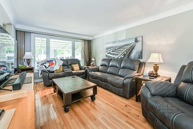 867 Upper Sherman Ave, House detached with 2 bedrooms, 2 bathrooms and 8 parking in Hamilton ON | Image 3
