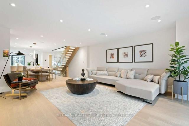 283 Broadway Ave, House detached with 4 bedrooms, 4 bathrooms and 1 parking in Toronto ON | Image 3