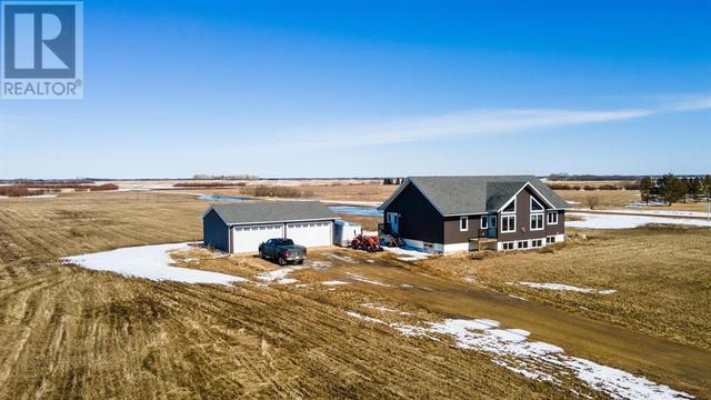 1004 Mccarter Avenue, House detached with 6 bedrooms, 3 bathrooms and 2 parking in Camrose County AB | Image 1