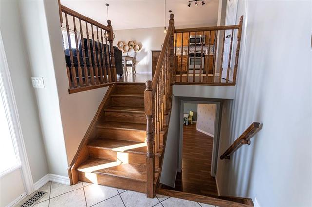 1008 Limestone Trail, House detached with 5 bedrooms, 2 bathrooms and 4 parking in Petawawa ON | Image 5