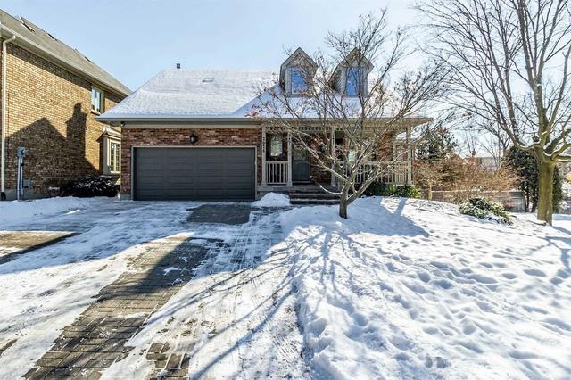 2026 Foster Crt, House detached with 2 bedrooms, 3 bathrooms and 6 parking in Burlington ON | Image 1