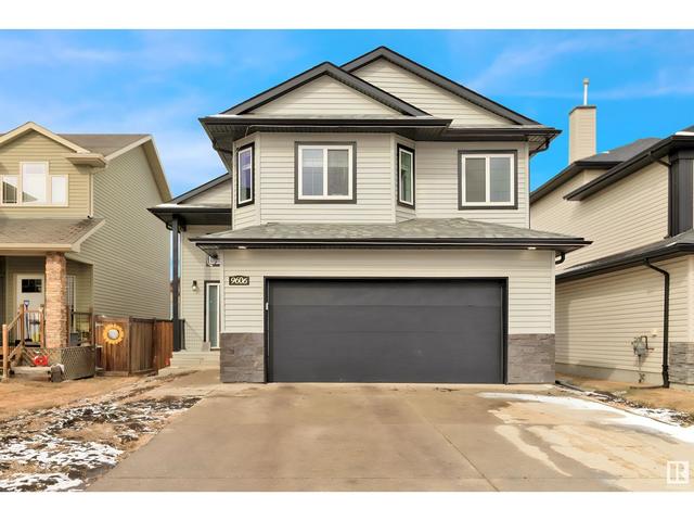 9606 83 Av, House detached with 5 bedrooms, 3 bathrooms and null parking in Morinville AB | Image 1