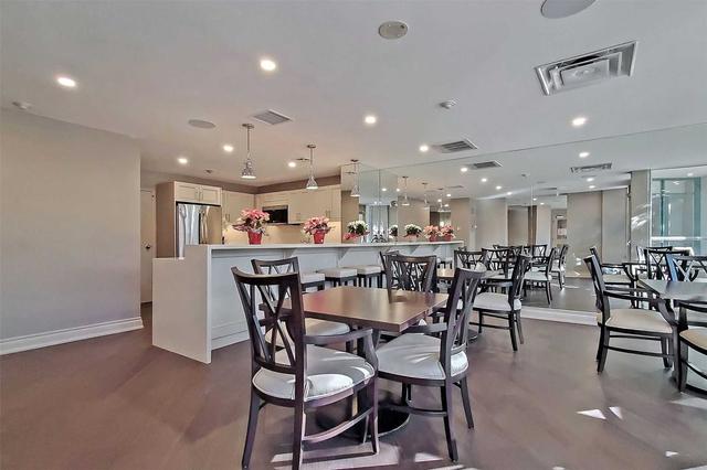 310 - 7250 Yonge St, Condo with 2 bedrooms, 2 bathrooms and 1 parking in Vaughan ON | Image 15