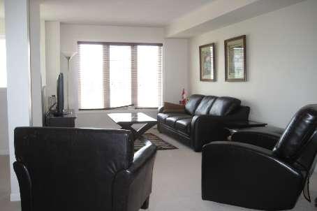 870 Bourne Cres, House attached with 3 bedrooms, 2 bathrooms and 1 parking in Oshawa ON | Image 2