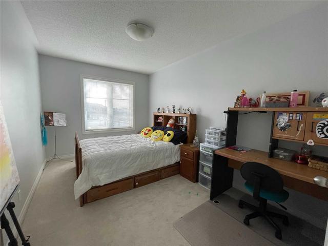 80 Great Gabe Cres, House attached with 3 bedrooms, 3 bathrooms and 3 parking in Oshawa ON | Image 3