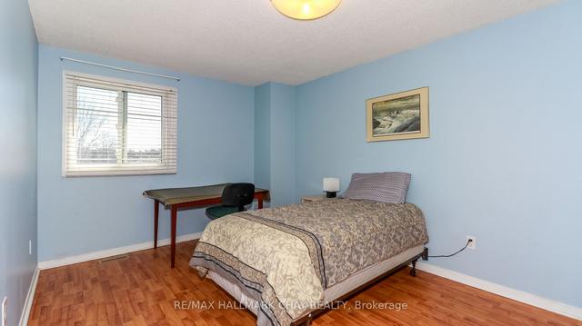 26 Wallace Dr, House attached with 3 bedrooms, 4 bathrooms and 5 parking in Barrie ON | Image 24
