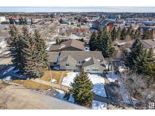 26 Louisbourg Pl, House detached with 4 bedrooms, 3 bathrooms and 6 parking in St. Albert AB | Image 4