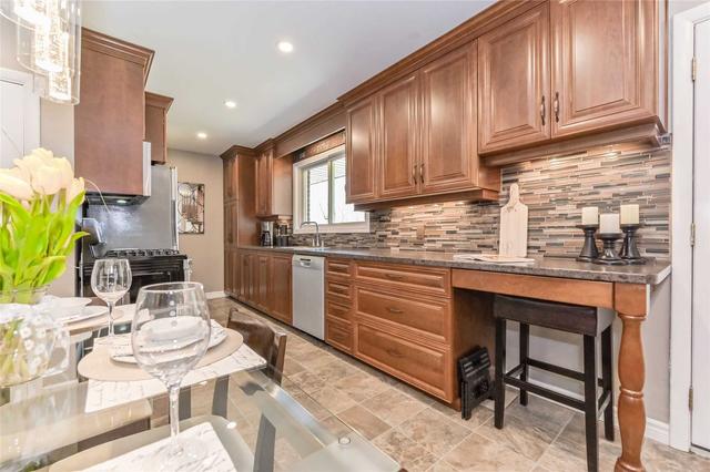 725 Guelph St, House detached with 2 bedrooms, 2 bathrooms and 6 parking in Centre Wellington ON | Image 4