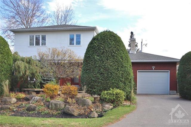 1140 Jean Park Road, House detached with 4 bedrooms, 3 bathrooms and 3 parking in Ottawa ON | Card Image