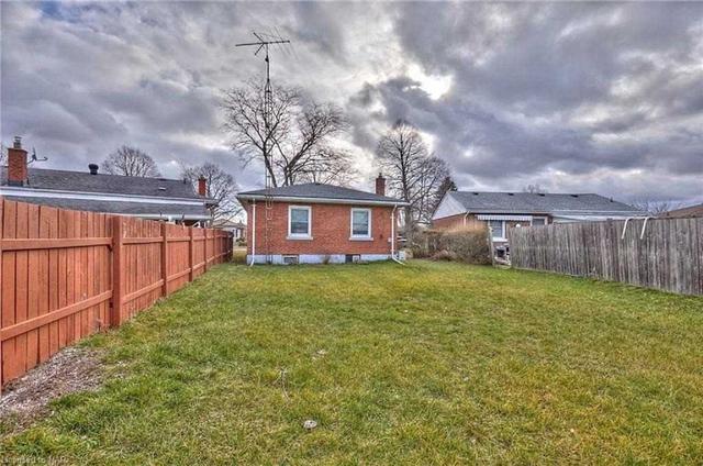 7610 Wilson Cres, House detached with 3 bedrooms, 1 bathrooms and 2 parking in Niagara Falls ON | Image 8