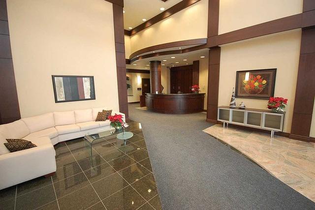 1803 - 335 Rathburn Rd W, Condo with 2 bedrooms, 1 bathrooms and 1 parking in Mississauga ON | Image 5