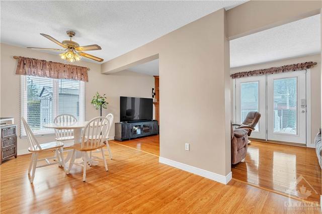 3043 Mannering Court, Home with 3 bedrooms, 2 bathrooms and 4 parking in Ottawa ON | Image 8
