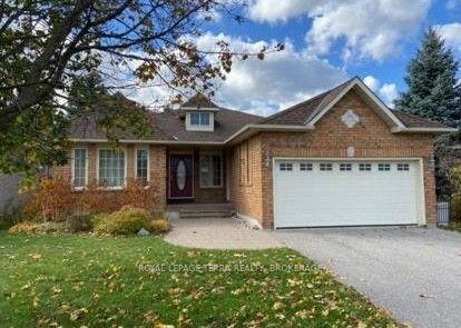 120 Ferndale Dr S, House detached with 5 bedrooms, 3 bathrooms and 6 parking in Barrie ON | Image 1
