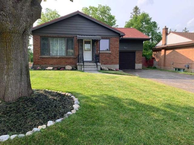 218 Dawson St, House detached with 3 bedrooms, 2 bathrooms and 7 parking in Waterloo ON | Image 1