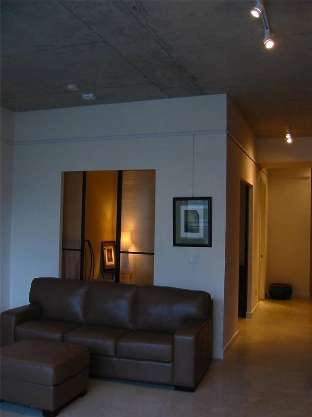 710 - 19 Brant St, Condo with 1 bedrooms, 1 bathrooms and 0 parking in Toronto ON | Image 5