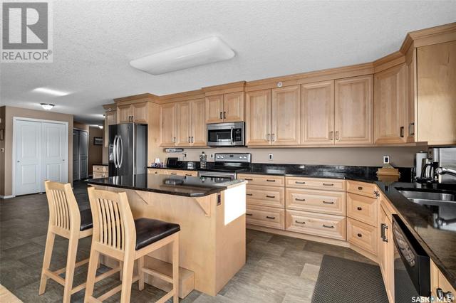 404 - 2781 Woodbridge Drive, Condo with 3 bedrooms, 2 bathrooms and null parking in Prince Albert SK | Image 8