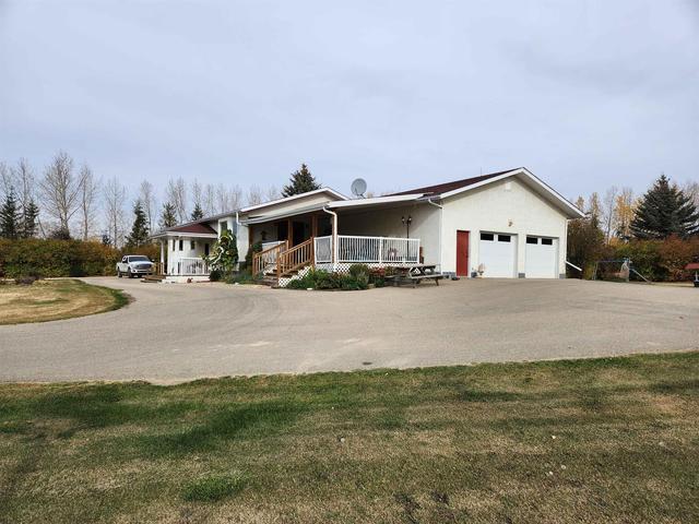26116 Township Road 390, House detached with 4 bedrooms, 4 bathrooms and 6 parking in Lacombe County AB | Image 1