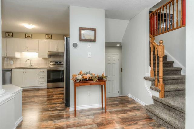 62 Verona St, House semidetached with 3 bedrooms, 3 bathrooms and 4 parking in Kitchener ON | Image 6