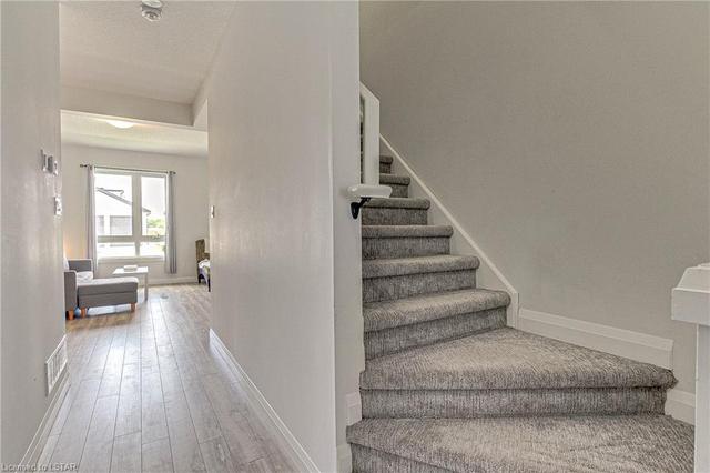 835 Kleinburg Drive, House attached with 3 bedrooms, 2 bathrooms and 2 parking in London ON | Image 14