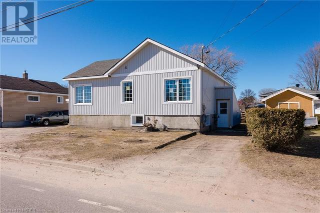 959 Memorial Drive, House other with 4 bedrooms, 3 bathrooms and 3 parking in North Bay ON | Image 2