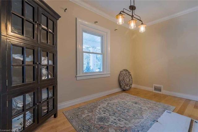 704 Niagara St, House detached with 3 bedrooms, 1 bathrooms and 4 parking in St. Catharines ON | Image 16