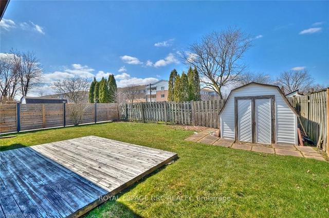 8182 Lynhurst Dr, House detached with 3 bedrooms, 2 bathrooms and 3 parking in Niagara Falls ON | Image 33