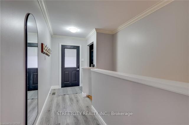 1864 Bloom Cres, House detached with 3 bedrooms, 1 bathrooms and 3 parking in London ON | Image 36