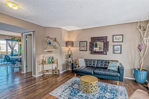145 Elgin Meadows View Se, Home with 3 bedrooms, 2 bathrooms and 4 parking in Calgary AB | Image 10