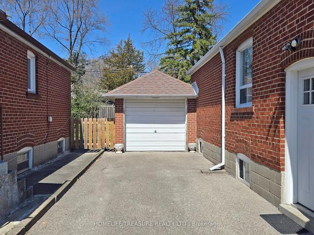 44 Black Creek Blvd, House detached with 3 bedrooms, 2 bathrooms and 7 parking in Toronto ON | Image 23