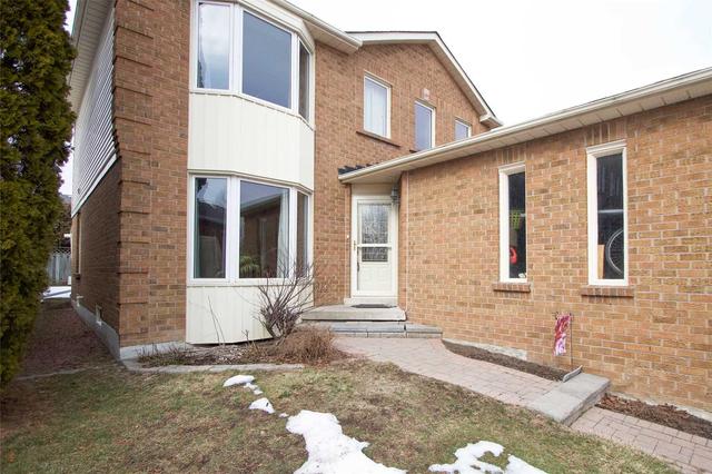 32 Stanford Cres, House detached with 4 bedrooms, 4 bathrooms and 6 parking in Clarington ON | Image 23