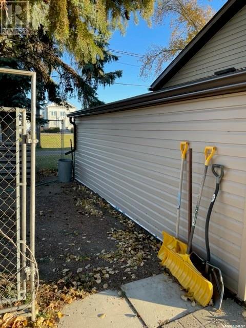 105 2nd Avenue W, House detached with 2 bedrooms, 1 bathrooms and null parking in Nokomis SK | Image 19