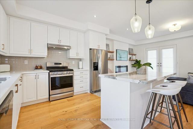 3 - 2071 Ghent Ave, Townhouse with 3 bedrooms, 3 bathrooms and 2 parking in Burlington ON | Image 3