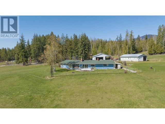 6197 Line 17 Road, House detached with 3 bedrooms, 2 bathrooms and 20 parking in Columbia Shuswap F BC | Image 40