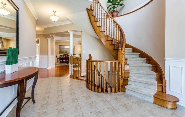 2370 Thruxton Dr, House detached with 4 bedrooms, 5 bathrooms and 3 parking in Oakville ON | Image 4