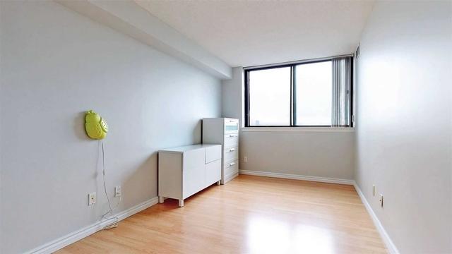1223 - 75 Bamburgh Circ, Condo with 3 bedrooms, 2 bathrooms and 2 parking in Toronto ON | Image 10