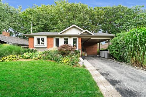 233 Southwood Dr, House detached with 2 bedrooms, 2 bathrooms and 3 parking in Hamilton ON | Card Image