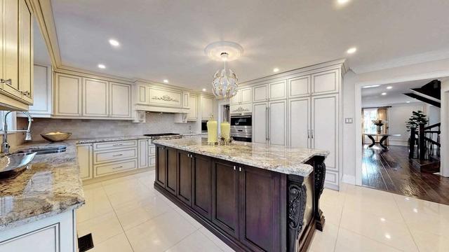 39 Scott Dr, House detached with 4 bedrooms, 5 bathrooms and 8 parking in Richmond Hill ON | Image 4