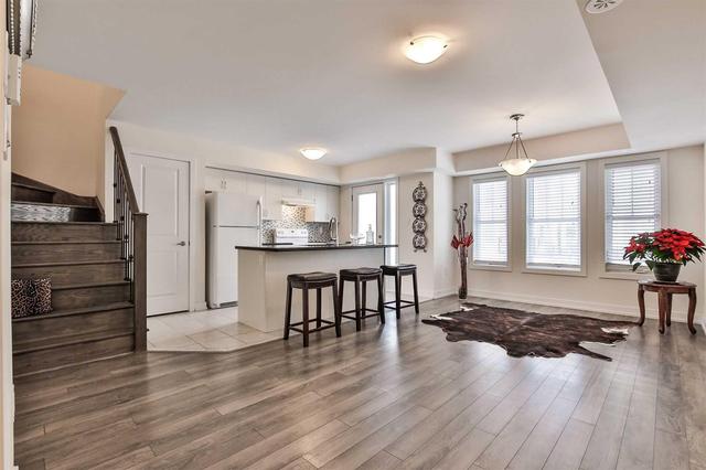 90 - 100 Parrotta Dr, Townhouse with 2 bedrooms, 2 bathrooms and 1 parking in Toronto ON | Image 3