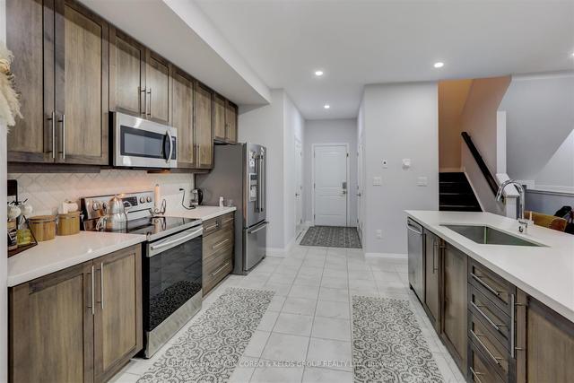 59 Columbus Gate S, House attached with 3 bedrooms, 3 bathrooms and 4 parking in Hamilton ON | Image 32