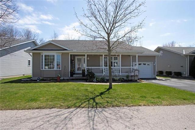 322 Wyldwood Lane, House detached with 2 bedrooms, 2 bathrooms and 3 parking in South Huron ON | Image 12