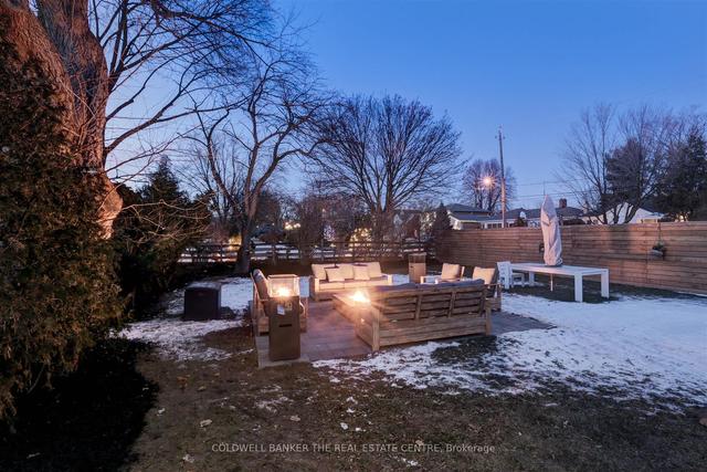 2 Meadowbank Rd, House detached with 4 bedrooms, 5 bathrooms and 4 parking in Toronto ON | Image 32