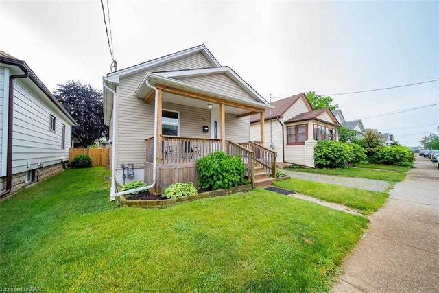 96 Vale Ave, House detached with 2 bedrooms, 1 bathrooms and 2 parking in St. Catharines ON | Image 11