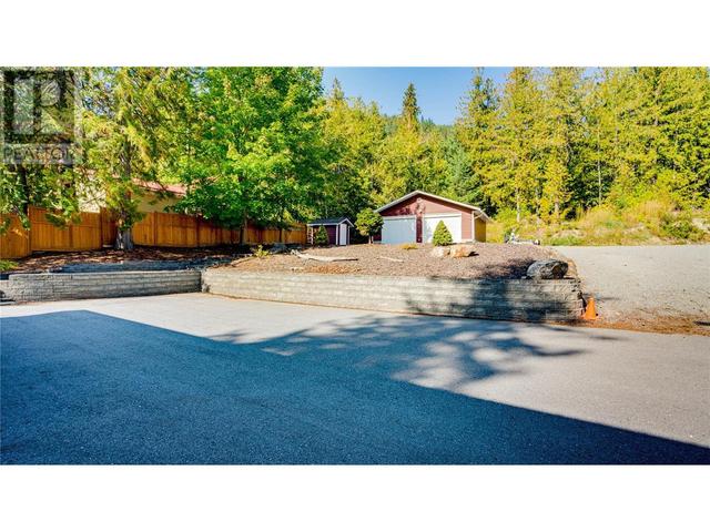 339 Coach Road, House detached with 3 bedrooms, 3 bathrooms and 8 parking in Sicamous BC | Image 5
