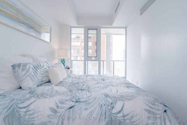 1712 - 20 Edward St, Condo with 2 bedrooms, 1 bathrooms and 0 parking in Toronto ON | Image 14