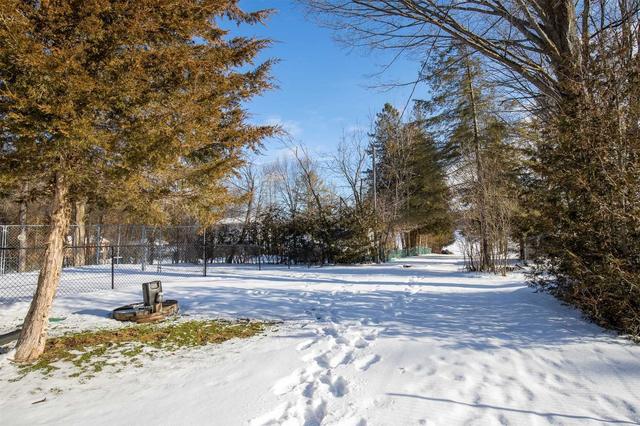 36 Cowans Cres, House detached with 3 bedrooms, 1 bathrooms and 6 parking in Kawartha Lakes ON | Image 13