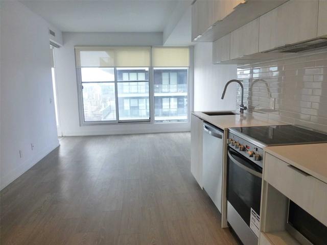 3711 - 181 Dundas St E, Condo with 2 bedrooms, 1 bathrooms and 0 parking in Toronto ON | Image 11
