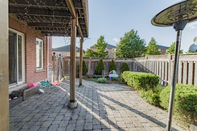 3262 Redpath Circ, House attached with 3 bedrooms, 3 bathrooms and 2 parking in Mississauga ON | Image 15