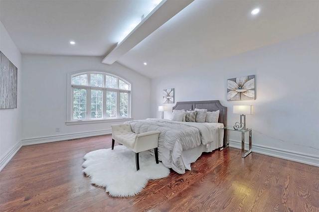18 Commonwealth Ave, House detached with 5 bedrooms, 5 bathrooms and 6 parking in Toronto ON | Image 15
