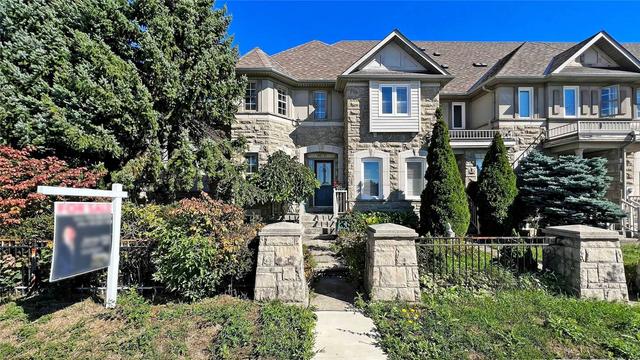 9017 Yonge St, House attached with 3 bedrooms, 3 bathrooms and 3 parking in Richmond Hill ON | Image 1